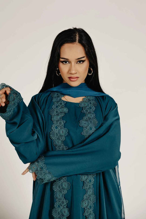 Azure Élan Abaya Set- Mavenne Bi