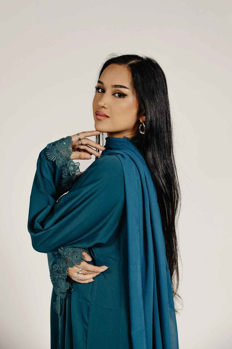 Azure Élan Abaya Set- Mavenne Bi