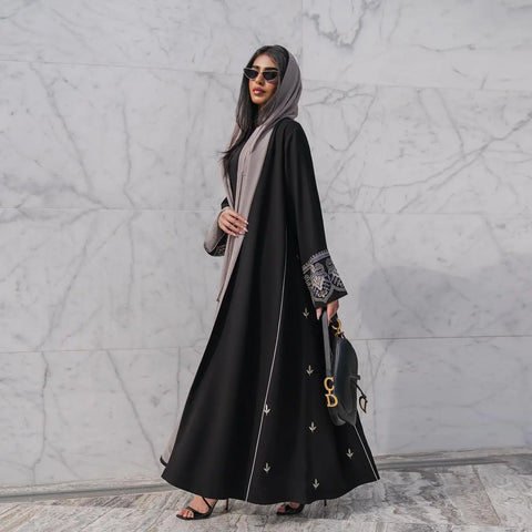 Mavenne Bi – The Noir Grace Embroidered Open Abaya
