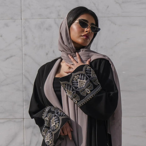 Mavenne Bi – The Noir Grace Embroidered Open Abaya