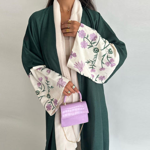 Mavenne Bi – Emerald Grace Embroidered Abaya