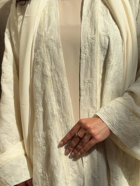 Nour Élégance Textured Abaya- Mavenne Bi