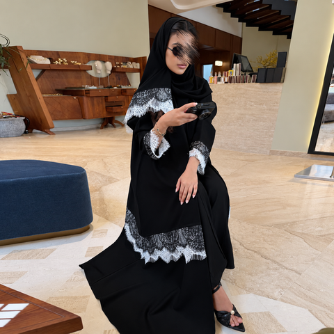 Étoile Lace Abaya Set- Mavenne Bi