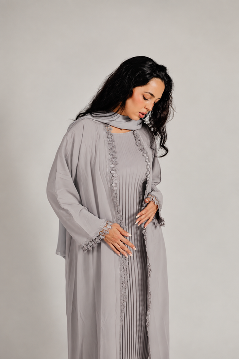 Élysian Pleat Abaya Set Grey- Mavenne Bi